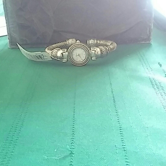 Watch - Picture 3 of 4